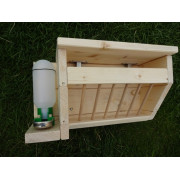 Seník závěsný s napáječkou